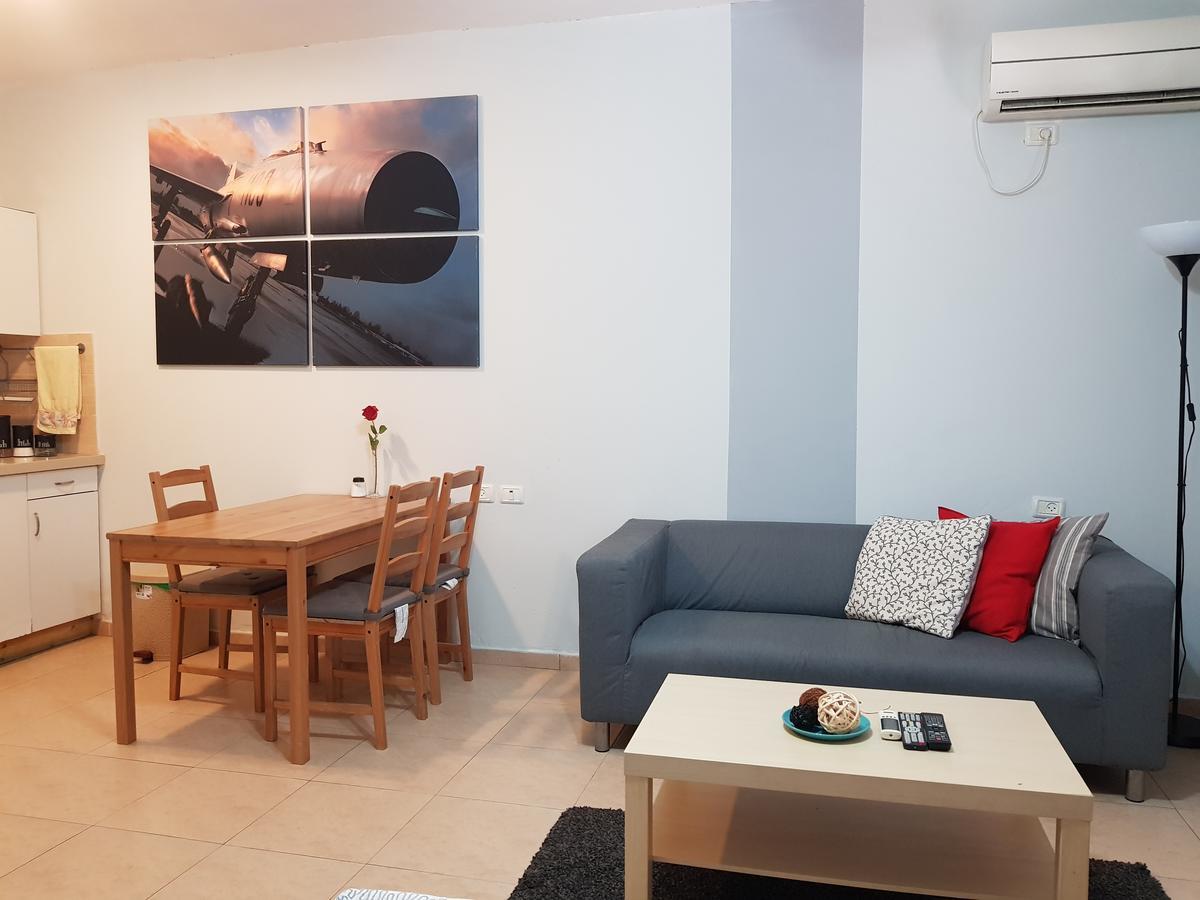 דירות רוטשילד Petach Tikva Quarto foto